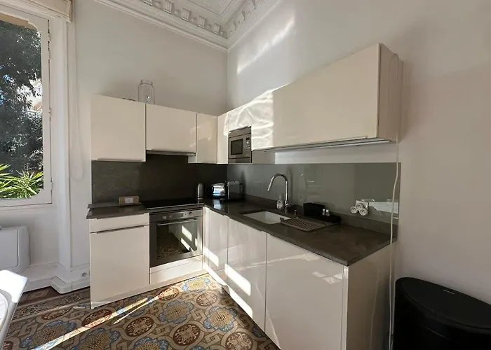 C025 Toscane Bel Bourgeois *