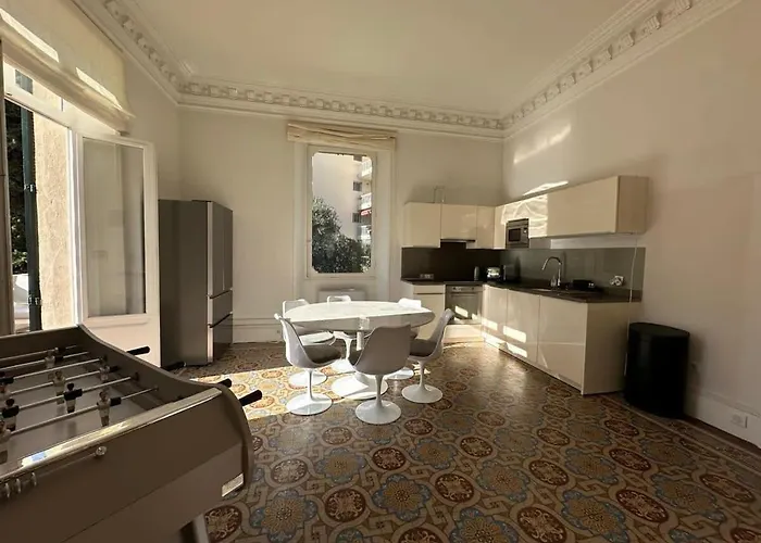 C025 Toscane Bel Bourgeois * Cannes